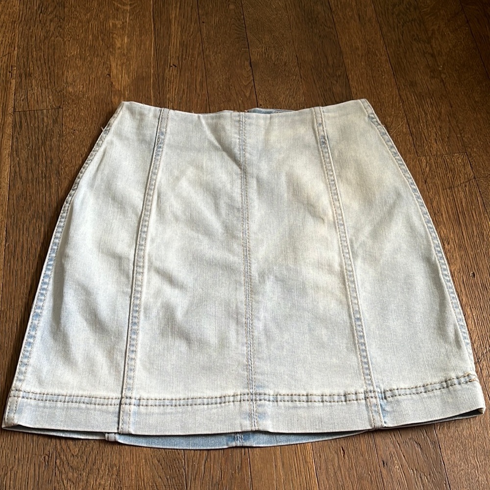 NWOT * Wild Fable light chambray skirt